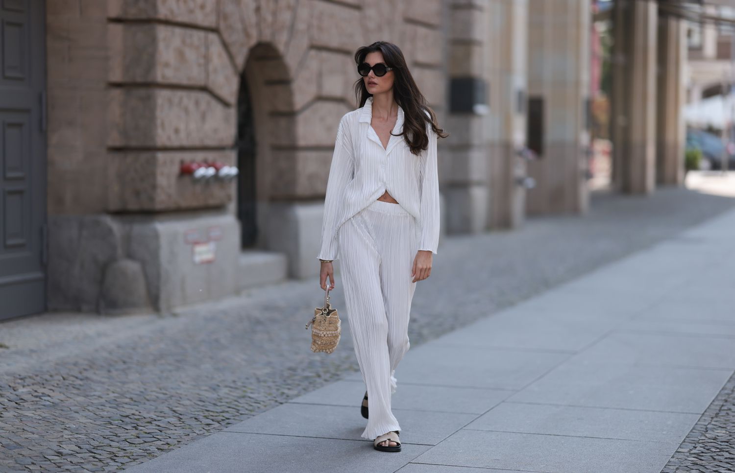 Chic Fashion Trends for a Contemporary and Classic Look